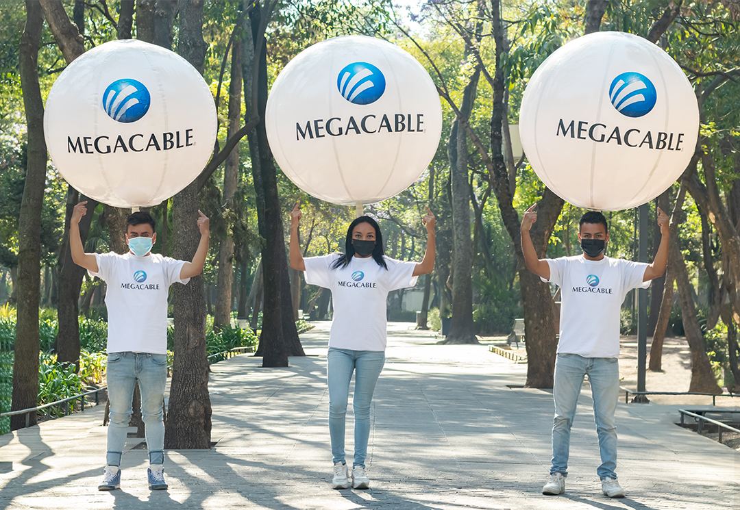 Globos caminantes Megacable